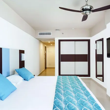 Отель Riu Costa Del Sol 4*