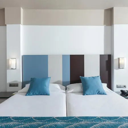 Отель Riu Costa Del Sol Торремолинос